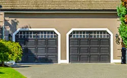 United Garage Door Service Las Vegas, NV 702-357-5031 United Garage Door Service Las Vegas, NV 702-357-5031